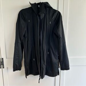 Black lululemon Hooded Rain Jacket size small with pockets